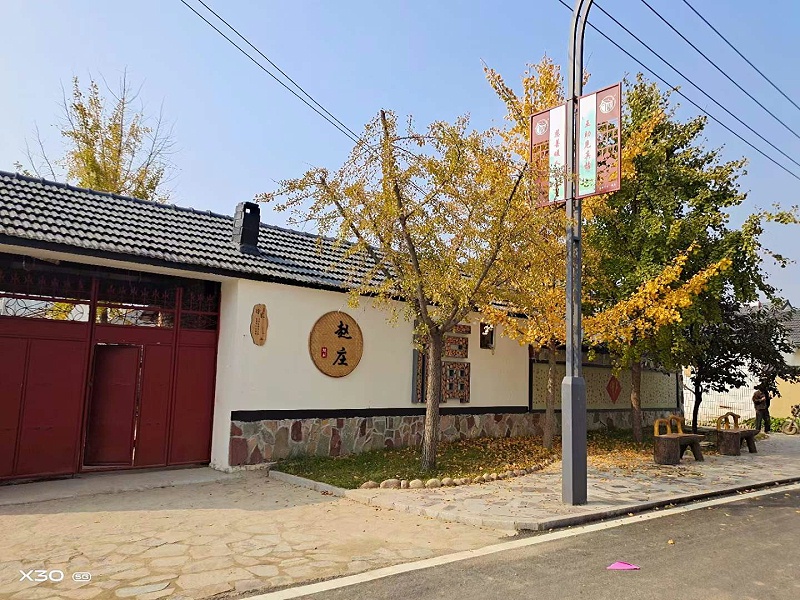 标识公司分享：村容村貌提升五个坚持-千帆标识，行业经验15年，为400+企业或市政单位提供标识系统解决方案。