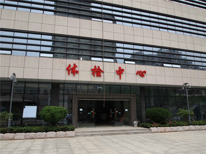 精神堡垒制作厂家：普通不锈钢平面字和精工字有什么区别？