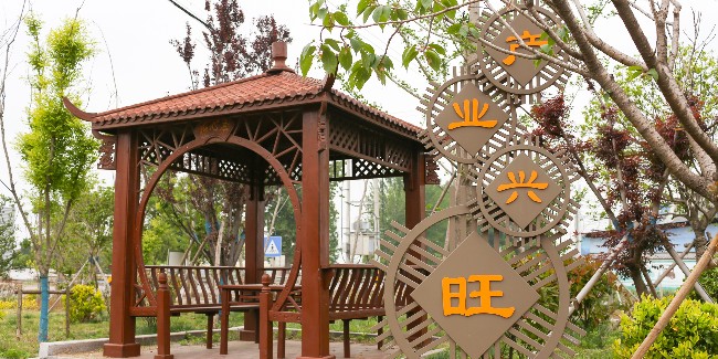 雕塑设计公司：不锈钢<i style='color:red'>雕塑制作</i>材质选择