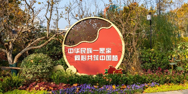 雕塑制作公司：<i style='color:red'>玻璃钢雕塑</i>和雕像区别及设计注意事项