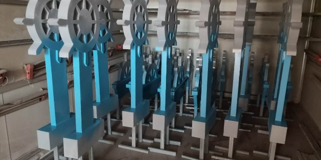 精神堡垒制作厂家：标识标牌特点有哪些