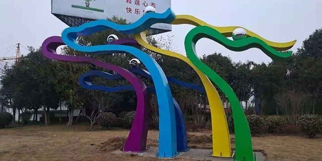 <i style='color:red'>景观雕塑设计</i>公司：制作不锈钢雕塑一般要选择哪个厂家