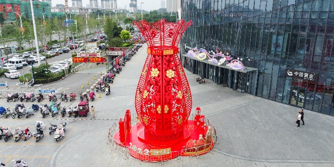 <i style='color:red'>标识公司</i>：商业导视标识系统