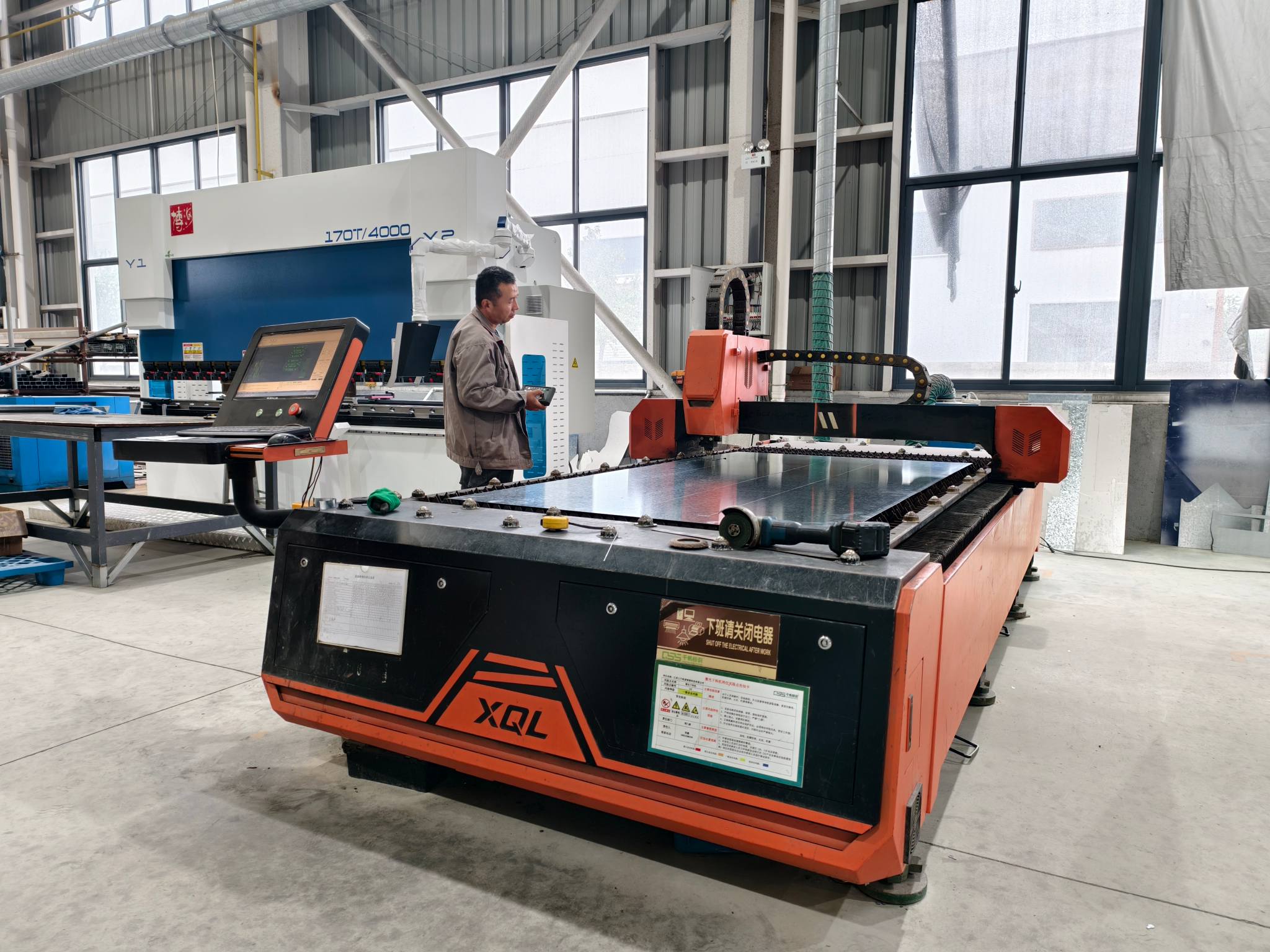 千帆标识-激光切割机设备