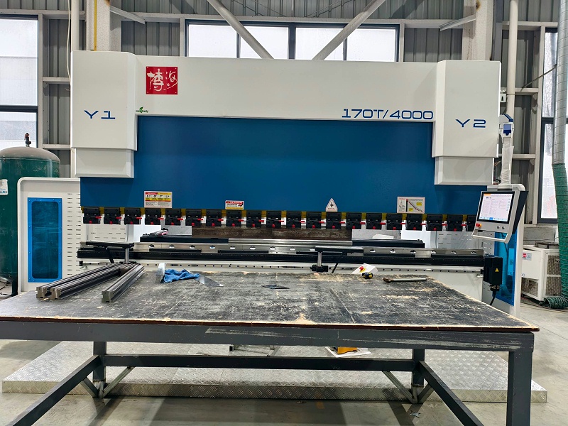 千帆标识--全自动补偿折弯机设备