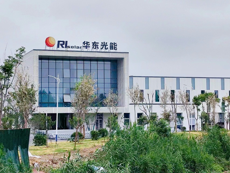 精神堡垒生产厂家：制作标牌时丝网印刷和UV打印该如何选副本